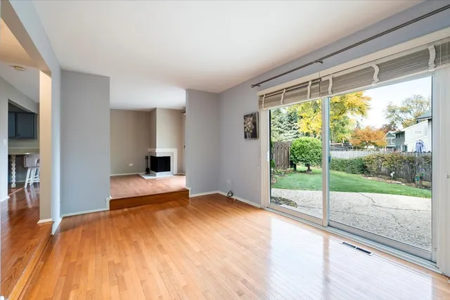 $250,000 | 650 Cress Creek Lane, Crystal Lake, IL 60014