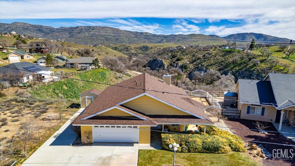 Undisclosed Address Tehachapi, CA 93561 - Photo 40 of 46 a view of an outdoor space with mountain view