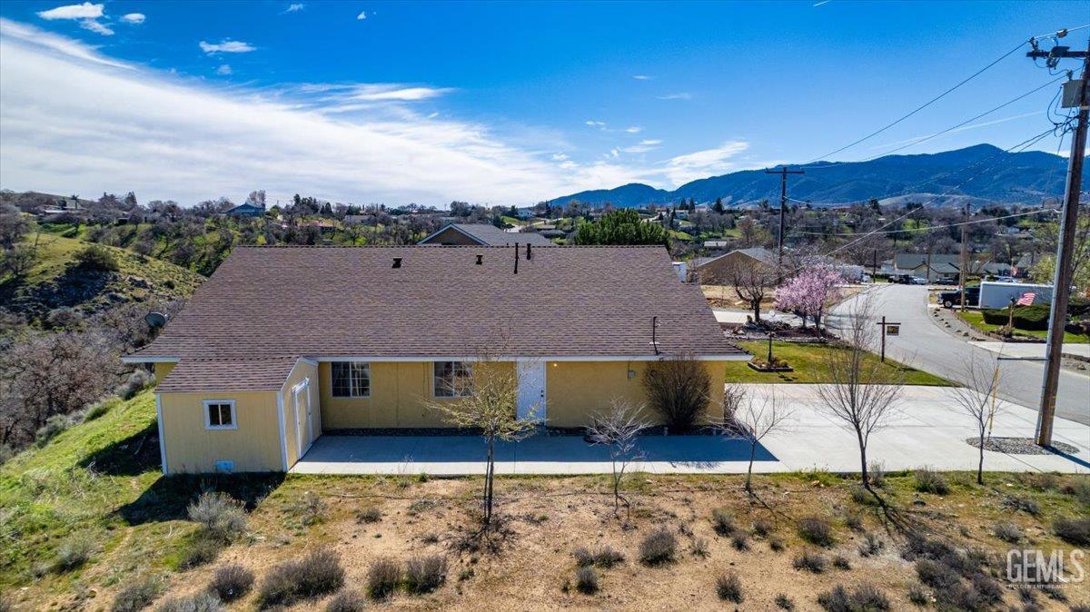Undisclosed Address Tehachapi, CA 93561 - Photo 45 of 46 a view of a house with a yard