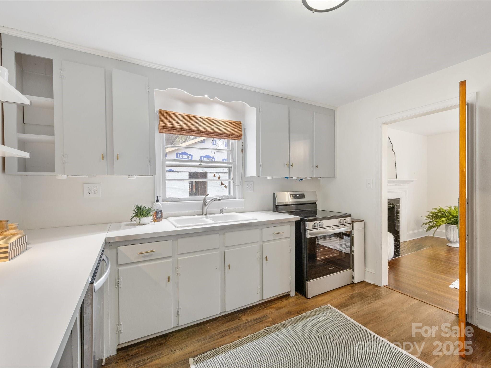 2908 Enfield Road Charlotte, NC 28205 - Photo 9 of 32