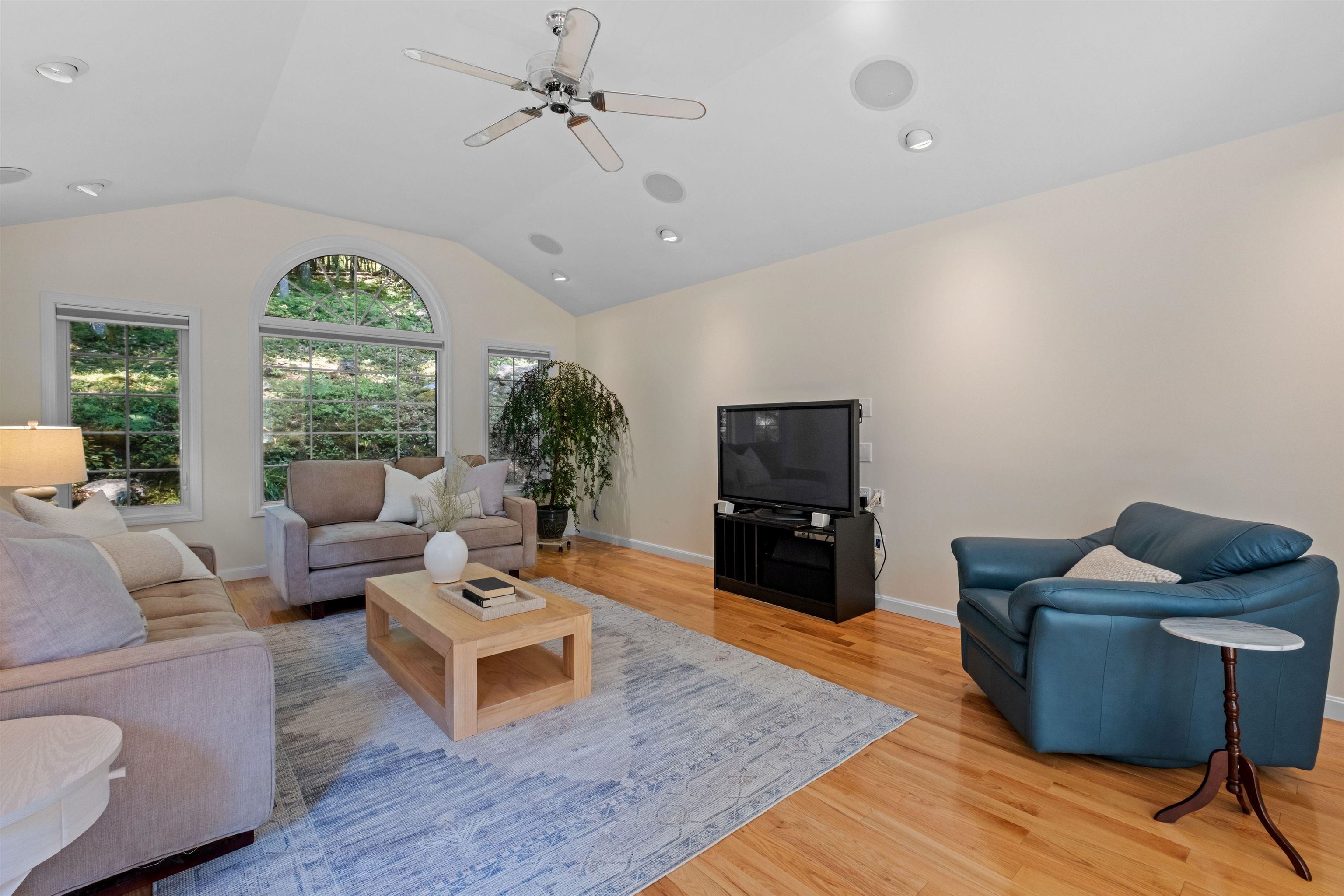 74 Woodhill Hooksett Road Bow, NH 03304 - Photo 13 of 37