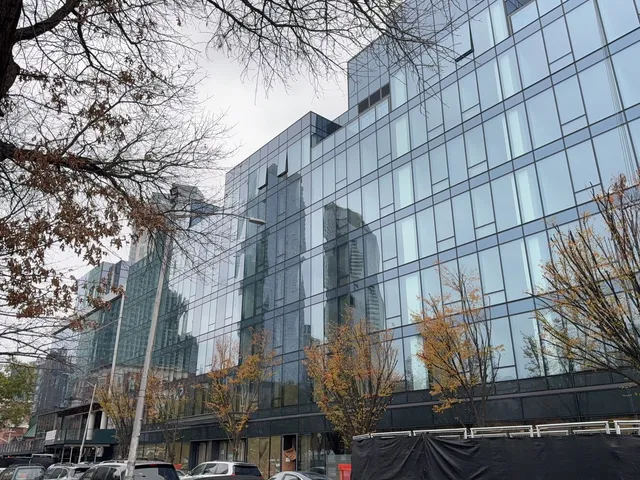 $4,000 | 11-36 45th Road, Unit 403A | Long Island City