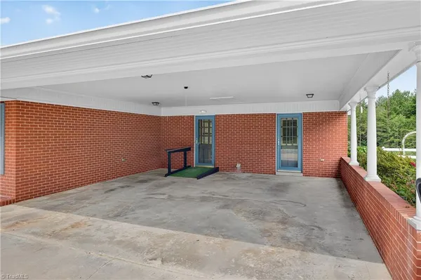 $329,500 | 2587 Highway 8, Danbury, NC 27016