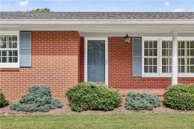 $359,000 | 2587 Highway 8, Danbury, NC 27016