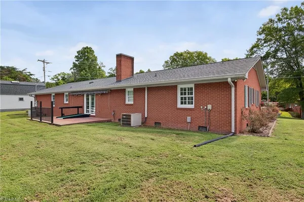 $329,500 | 2587 Highway 8, Danbury, NC 27016