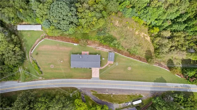 $359,000 | 2587 Highway 8, Danbury, NC 27016