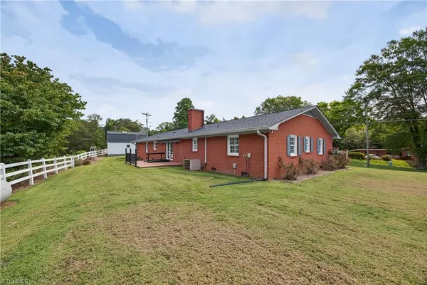$329,500 | 2587 Highway 8, Danbury, NC 27016