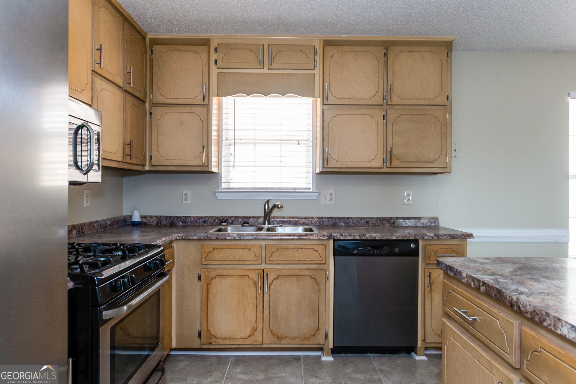 205 Briarpatch Court Stockbridge, GA 30281 - Photo 7 of 15