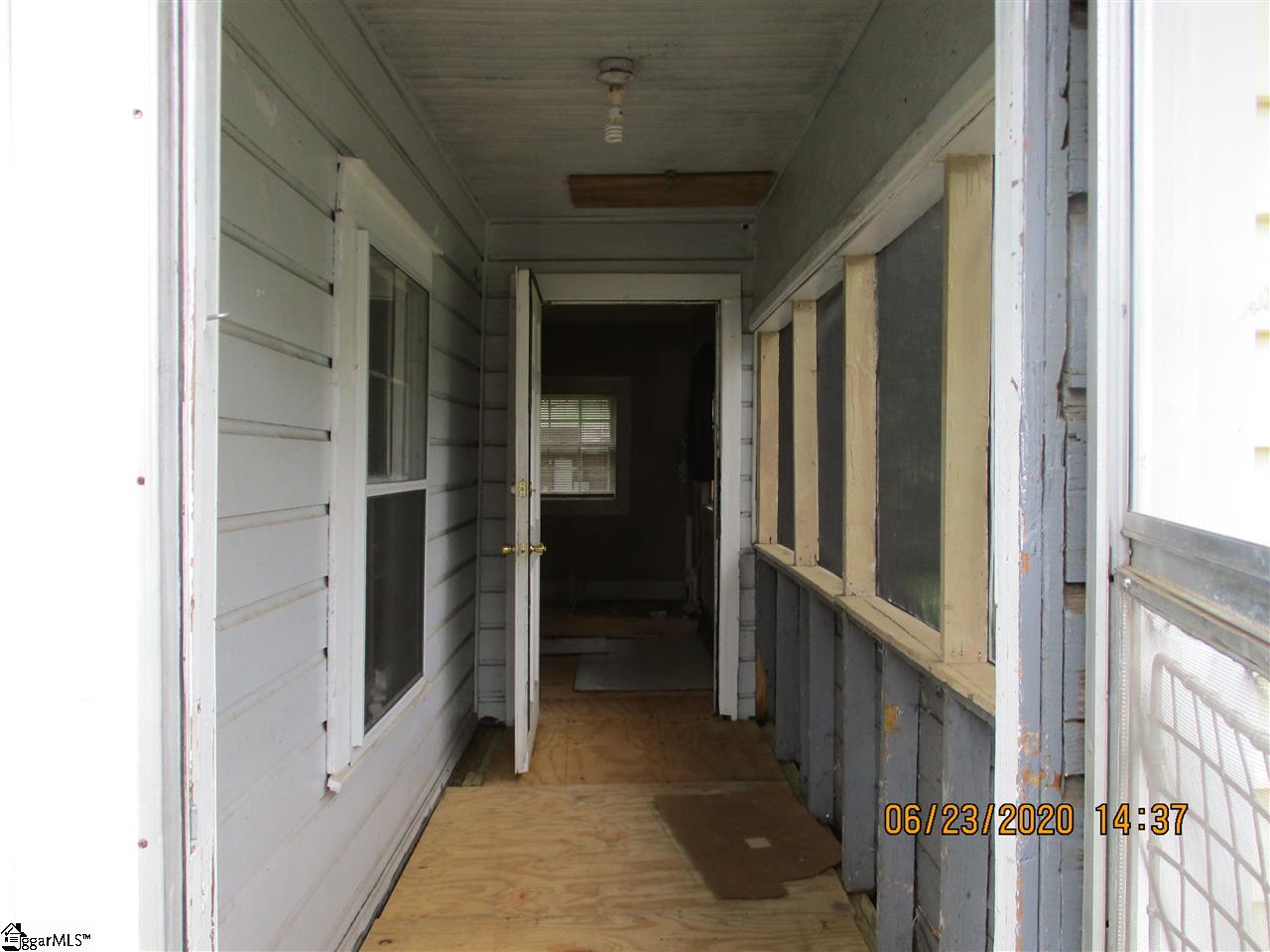 204 Ackley Road Greenville, SC 29607 - Photo 12 of 26