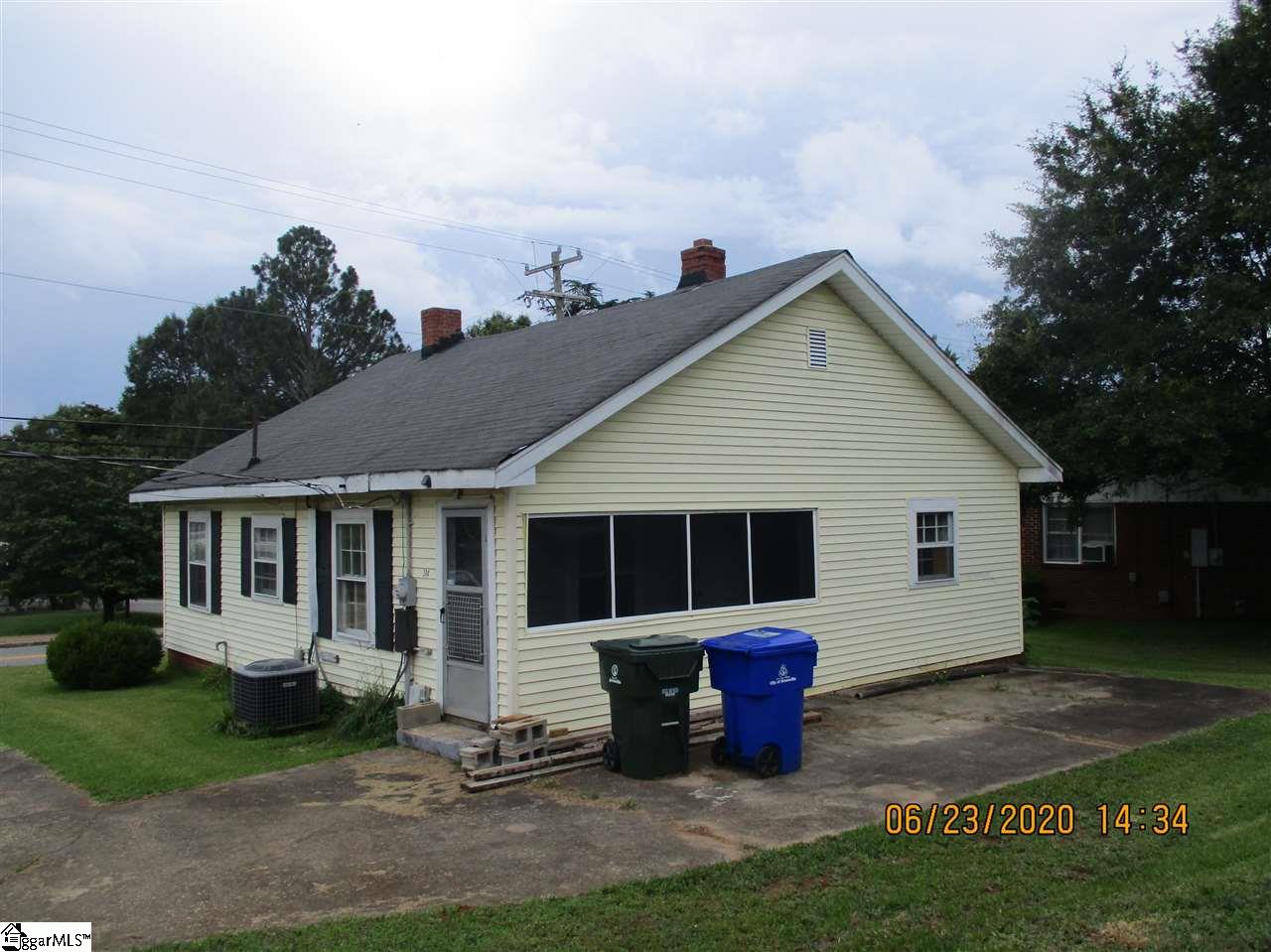 204 Ackley Road Greenville, SC 29607 - Photo 3 of 26