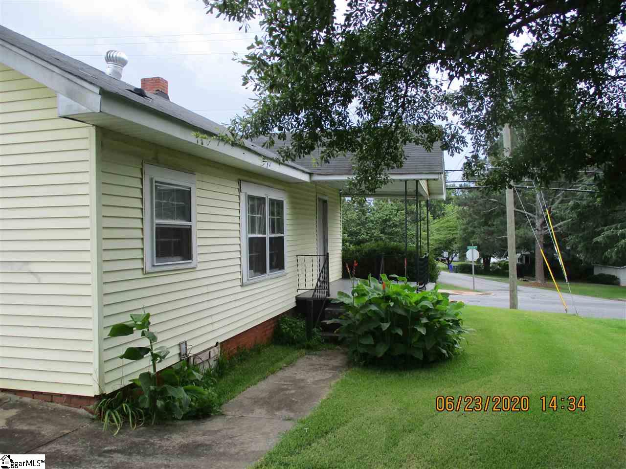204 Ackley Road Greenville, SC 29607 - Photo 5 of 26