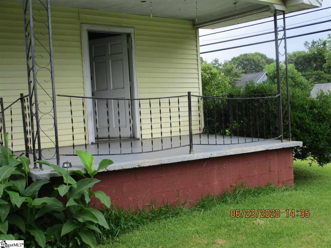 204 Ackley Road Greenville, SC 29607 - Photo 8 of 26