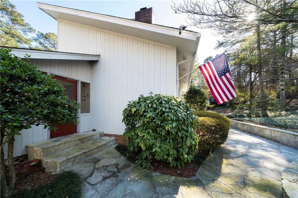 31 Coventry Drive Southeast Rome, GA 30161 - Photo 6 of 57 a house view with a backyard