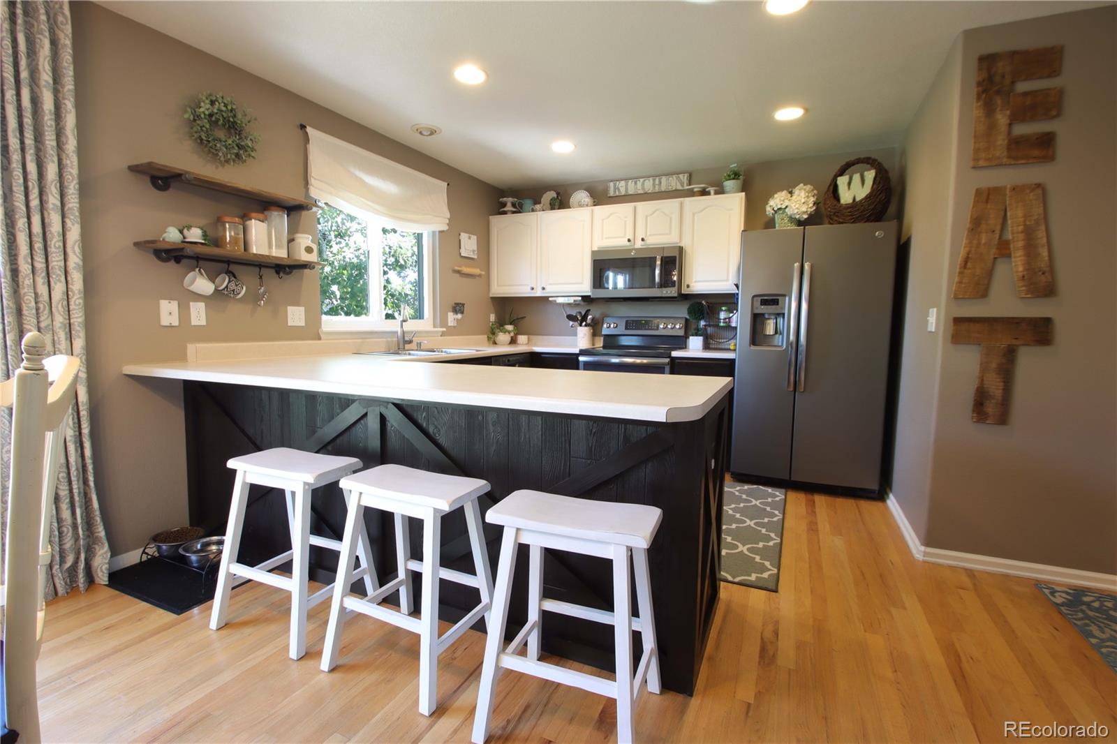 9846 Saybrook Street Highlands Ranch, CO 80126 - Photo 7 of 22 Gallery Image 7