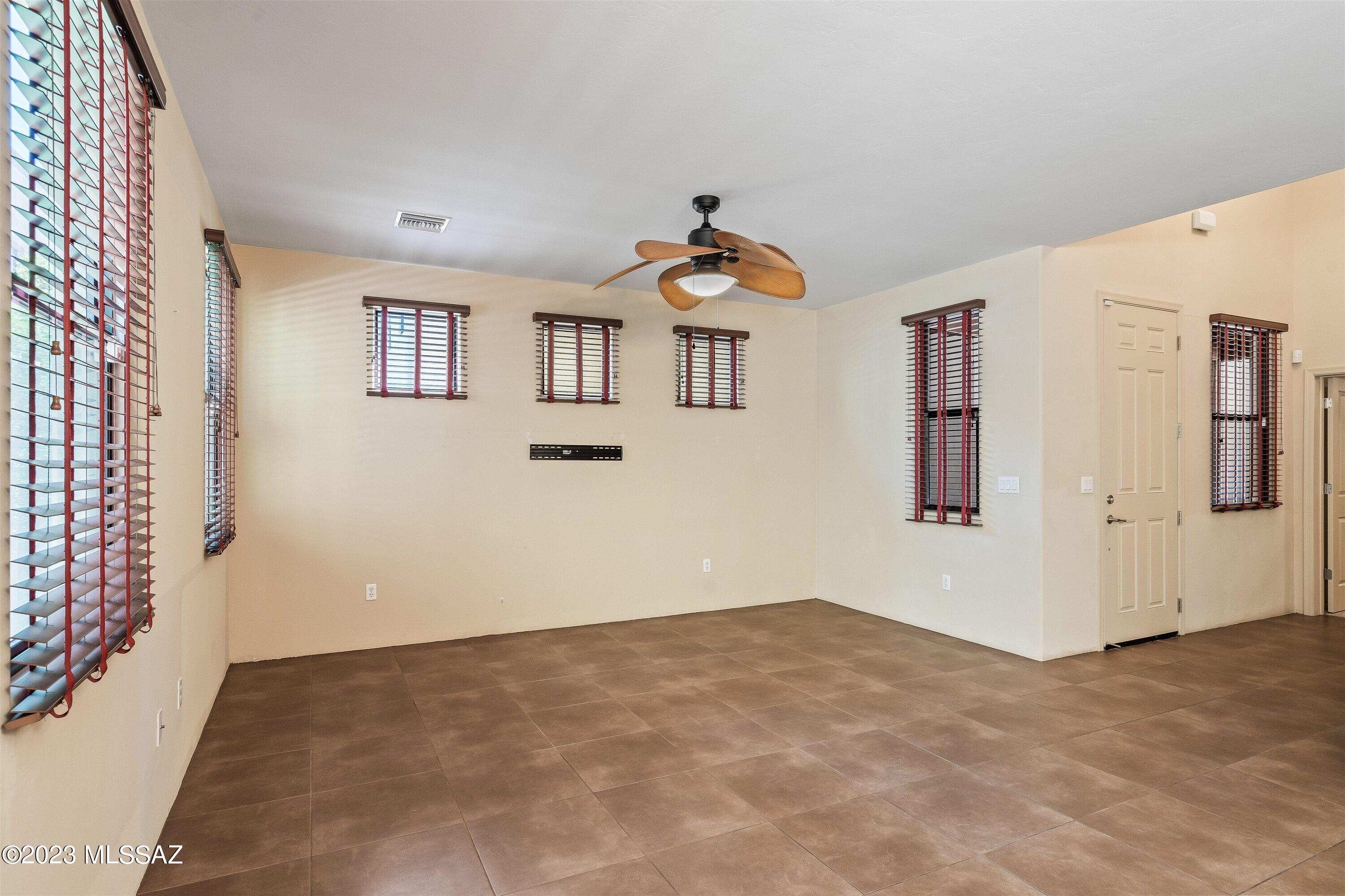 181 East Calderwood Road Tucson, AZ 85704 - Photo 7 of 41
