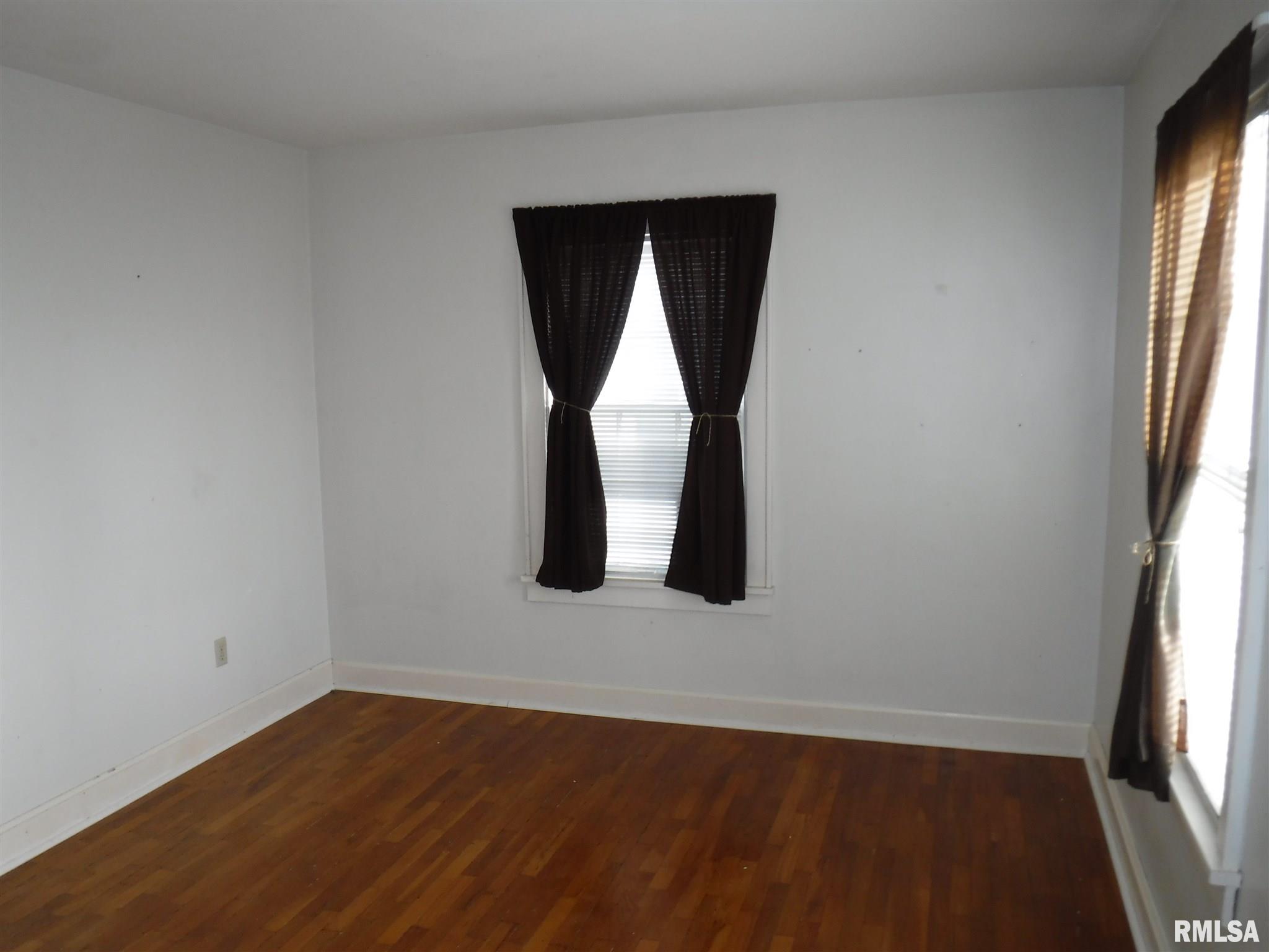 134 West 5th Street Flora, IL 62839 - Photo 4 of 8 Gallery Image 4