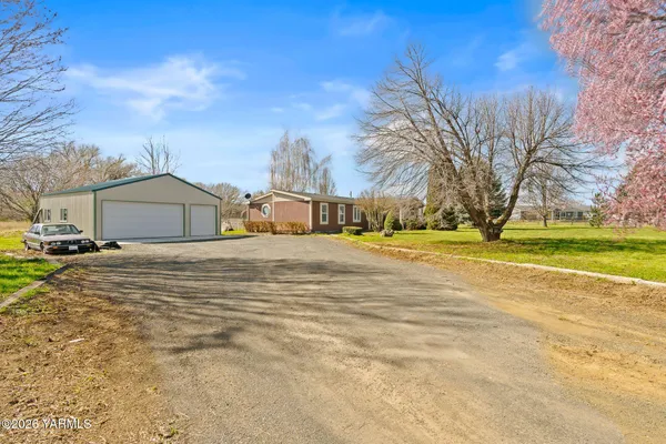 $399,900 | 6810 West Columbus Street, Yakima, WA 98903