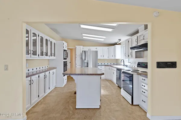 $399,900 | 6810 West Columbus Street, Yakima, WA 98903