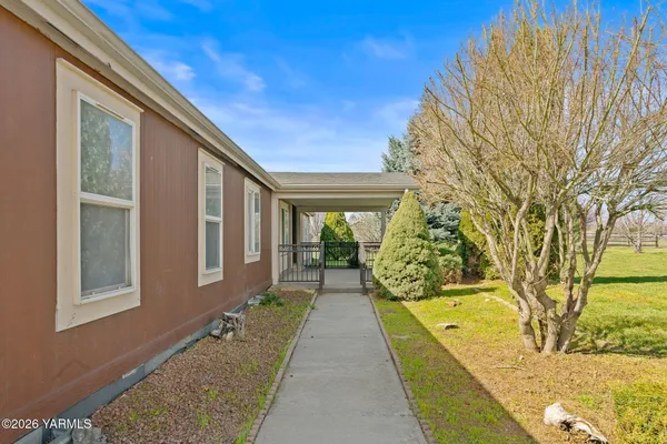 $399,900 | 6810 West Columbus Street, Yakima, WA 98903