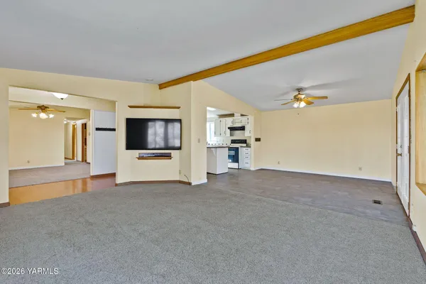 $399,900 | 6810 West Columbus Street, Yakima, WA 98903
