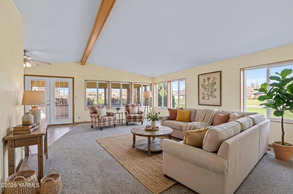 $399,900 | 6810 West Columbus Street, Yakima, WA 98903
