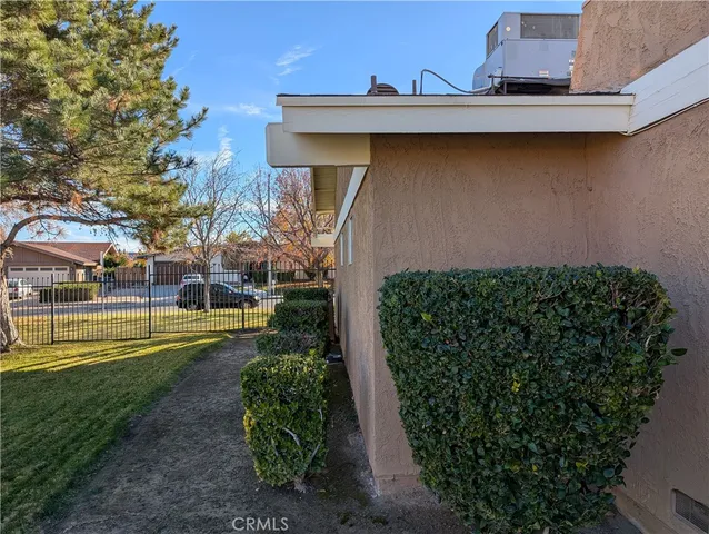 $2,600 | 2851 West Ave J4, Lancaster, CA 93536