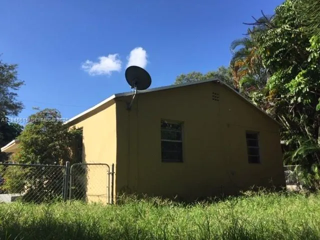 $2,150 | 18202 Northeast 25th Place, Unit 2, North Miami Beach, FL 33160