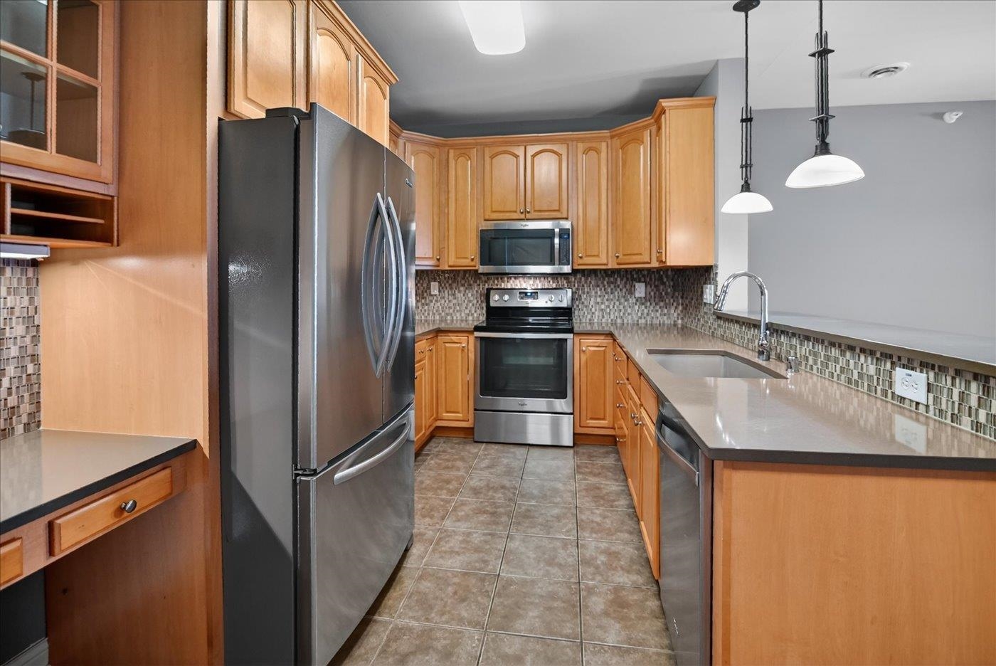 49 Cherokee Circle, Unit 101 Madison, WI 53704 - Photo 8 of 38