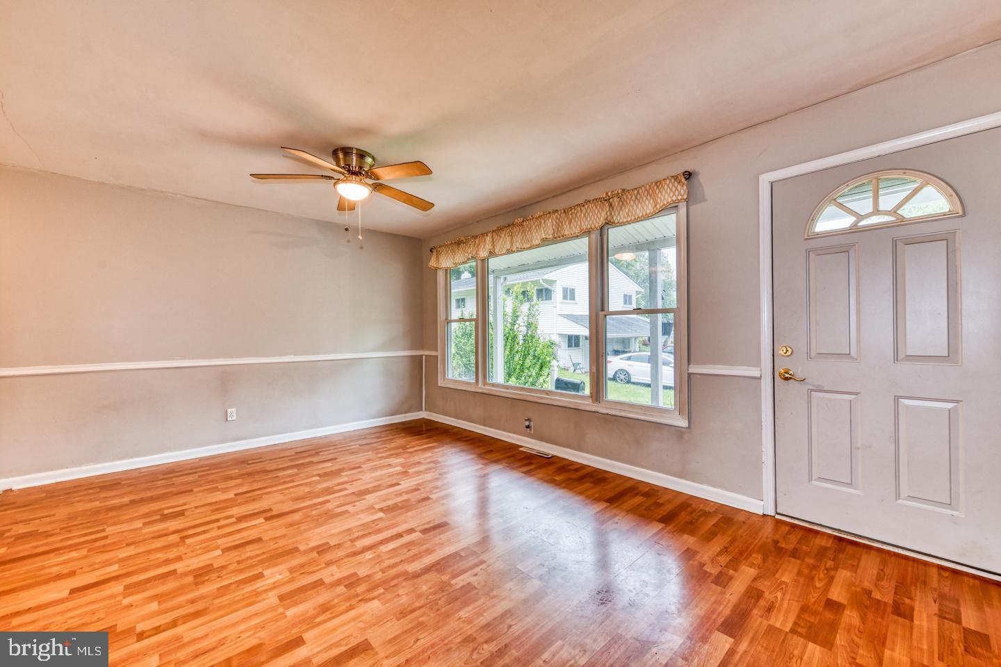 40 St Dunstans Road Hatboro, PA 19040 - Photo 3 of 23