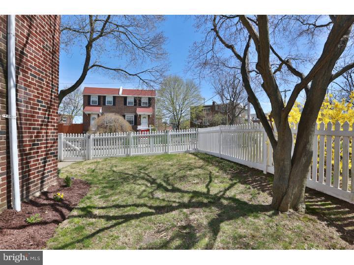556 Pedley Road Philadelphia, PA 19128 - Photo 21 of 25 Side Yard