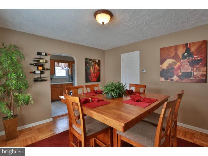 556 Pedley Road Philadelphia, PA 19128 - Photo 6 of 25 Dining Room