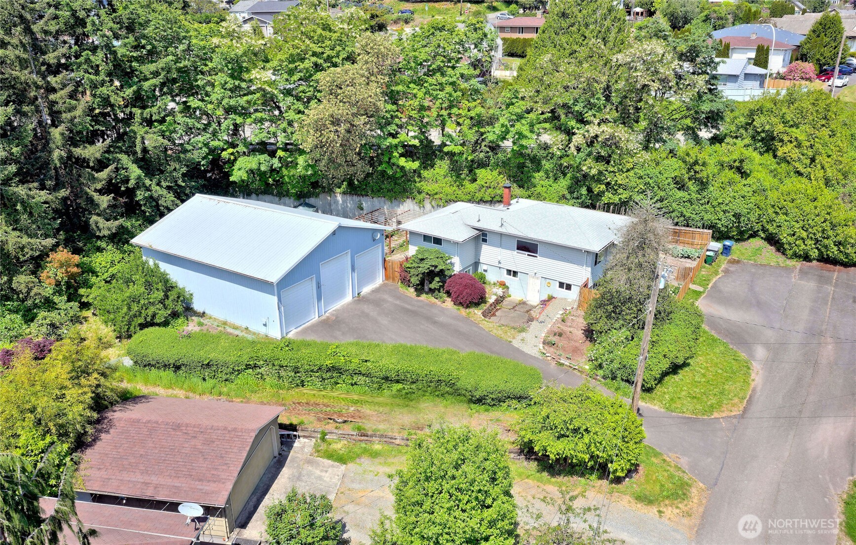 423 Lind Avenue Southwest Renton, WA 98057 - Photo 1 of 33