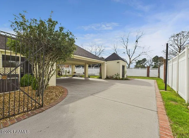 $825,000 | 103 Riviera Court, Broussard, LA 70518