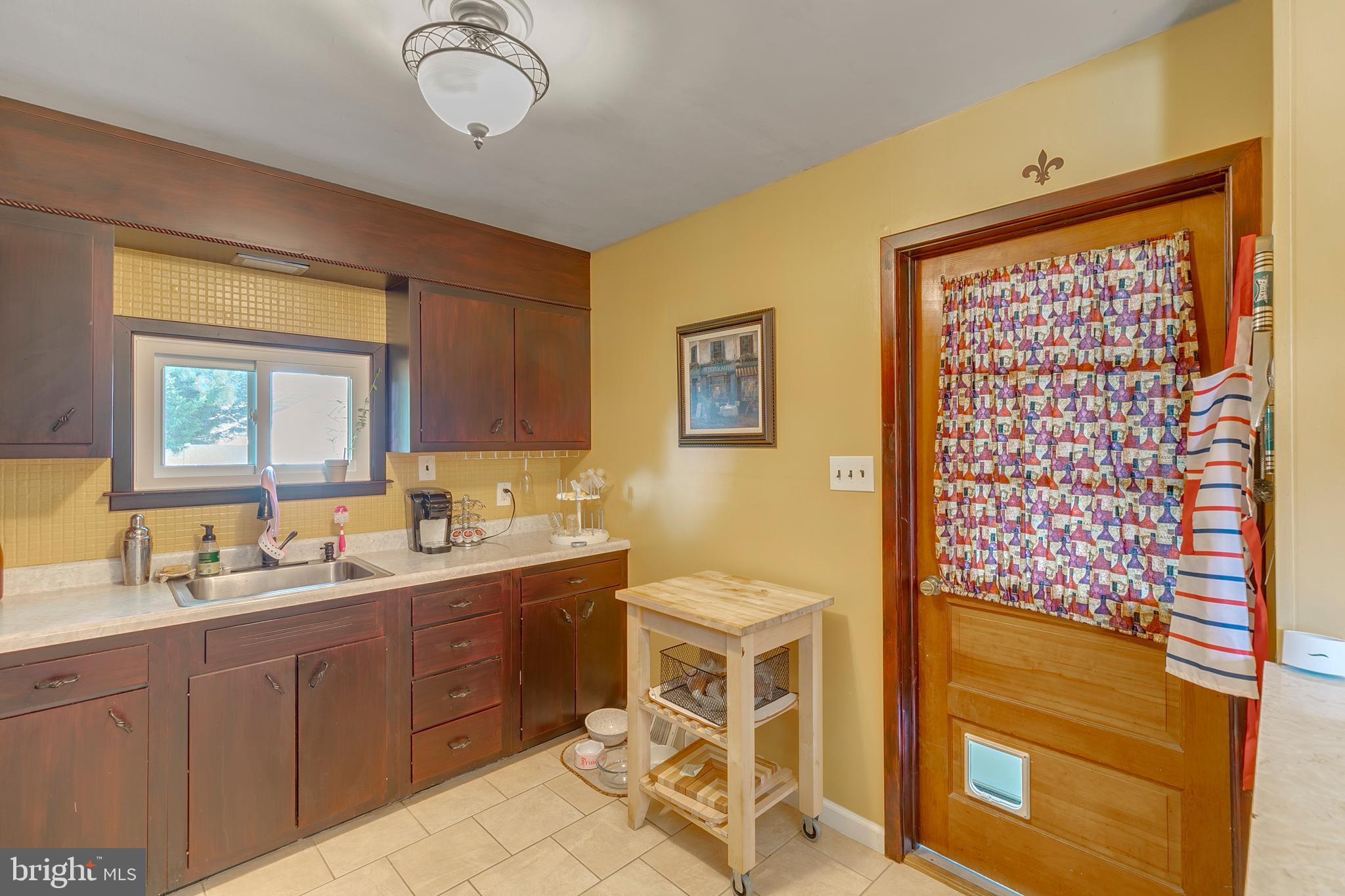 7603 Maple Road Baltimore, MD 21222 - Photo 11 of 33