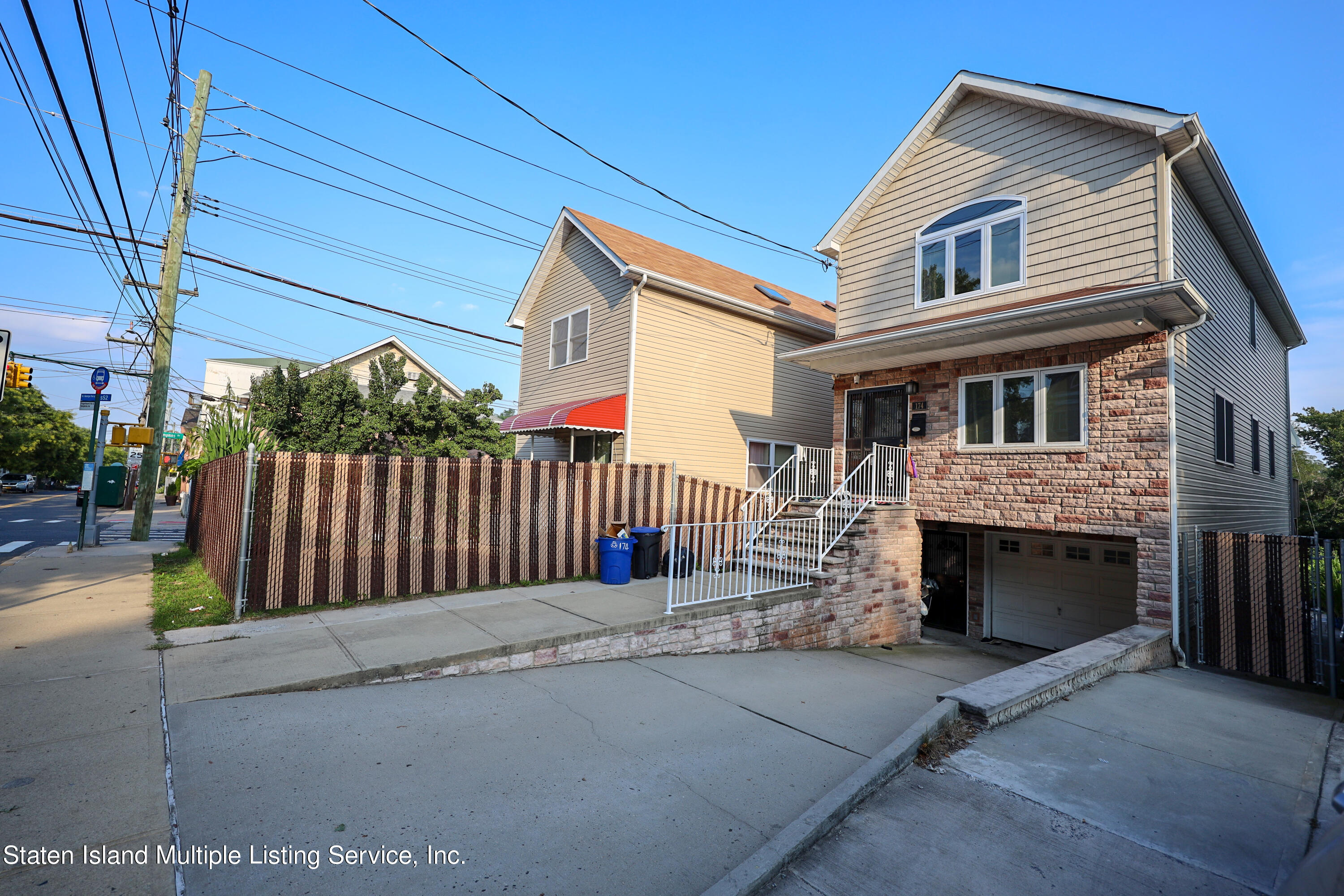 174 Fingerboard Road Staten Island, NY 10305 - Photo 2 of 18 IMG_6031
