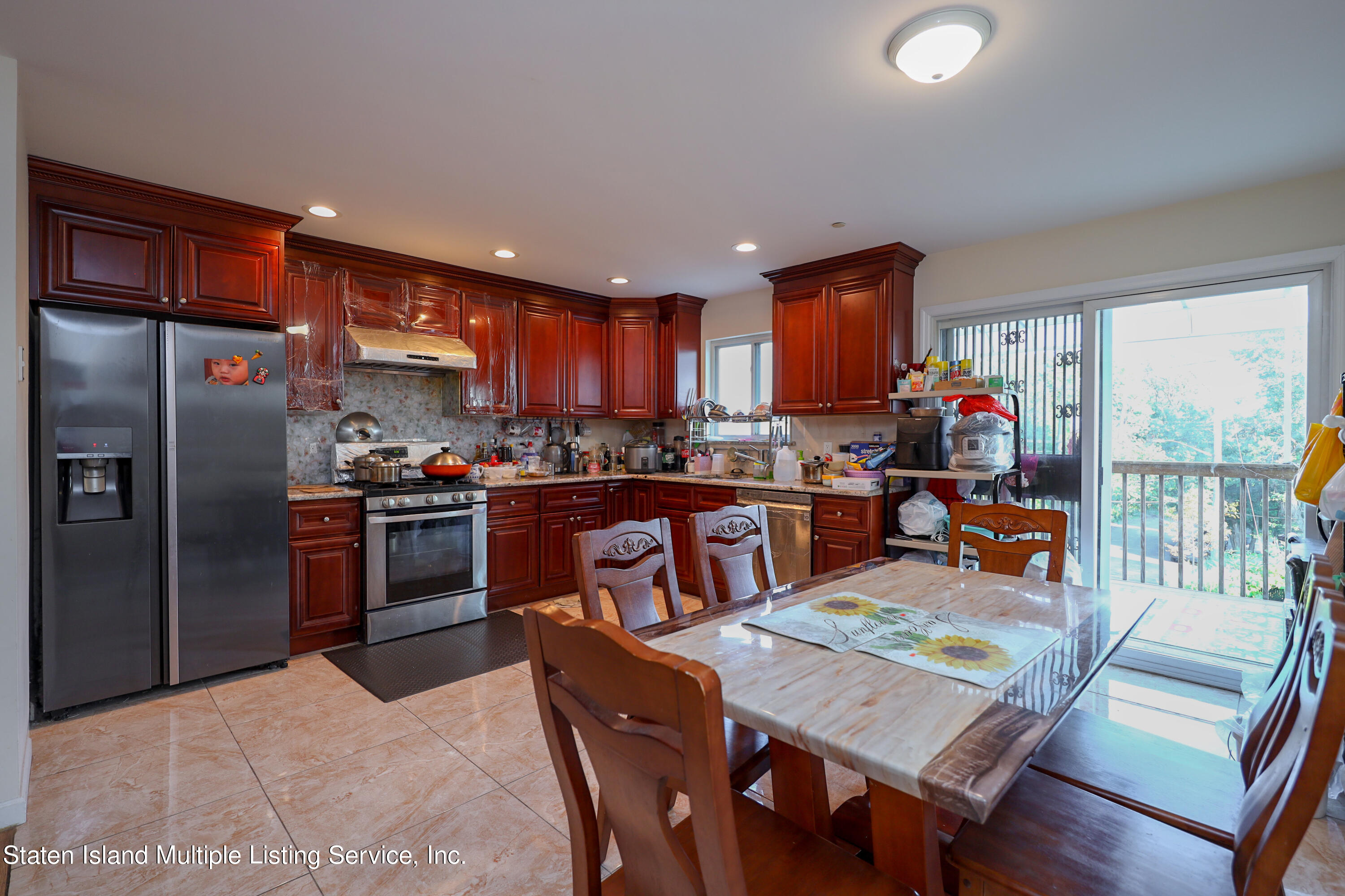 174 Fingerboard Road Staten Island, NY 10305 - Photo 8 of 18 3FBD666A-81F3-4A8D-98DB-B742644A97C0