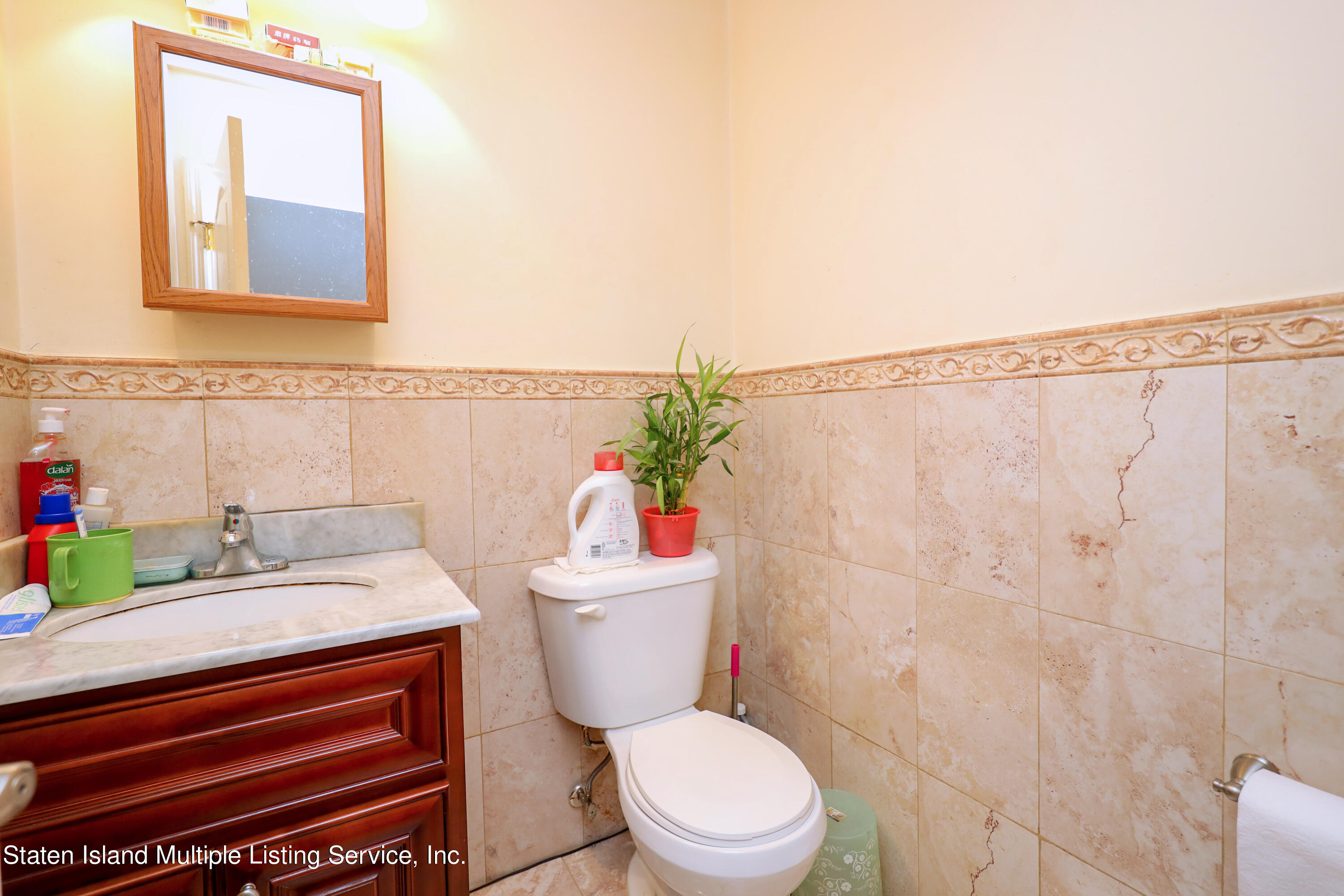 174 Fingerboard Road Staten Island, NY 10305 - Photo 9 of 18 C34465A4-3840-47CB-8660-D082427536F9