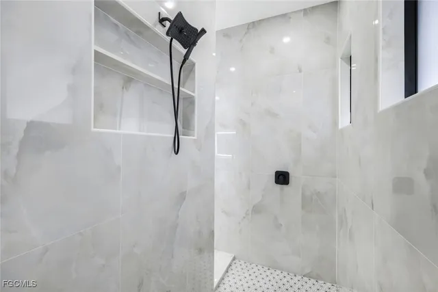 $895,000 | 126 Northwest 25th Street, Cape Coral, FL 33993