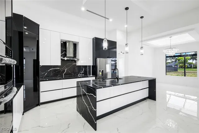 $895,000 | 126 Northwest 25th Street, Cape Coral, FL 33993