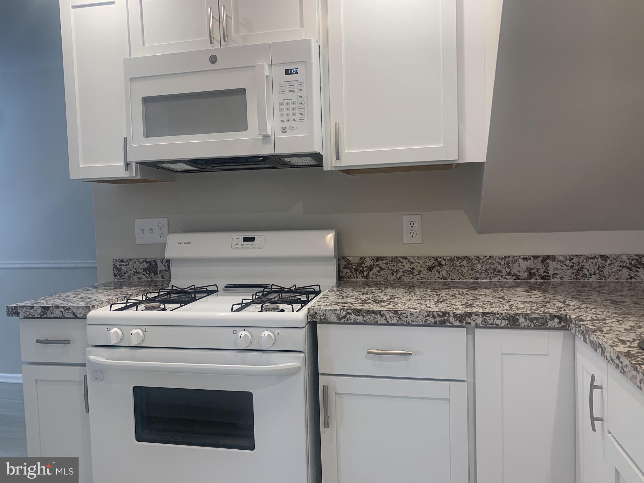 163 Wiltshire Road Claymont, DE 19703 - Photo 13 of 32 New kitchen with new cabinets and countertops