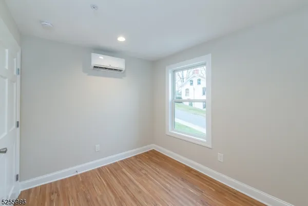 $1,950 | 122 Main Street, Unit 4, Newton, NJ 07860
