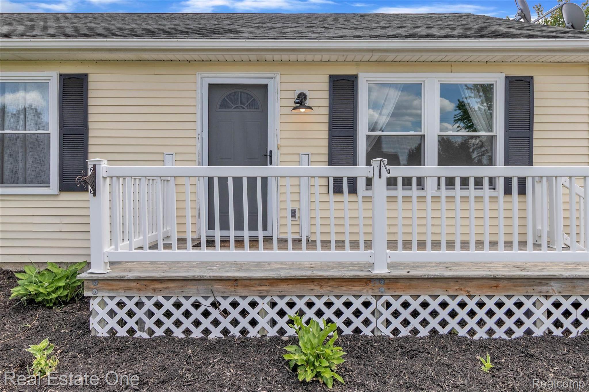 276 North Kane Road Webberville, MI 48892 - Photo 2 of 20 19.jpg