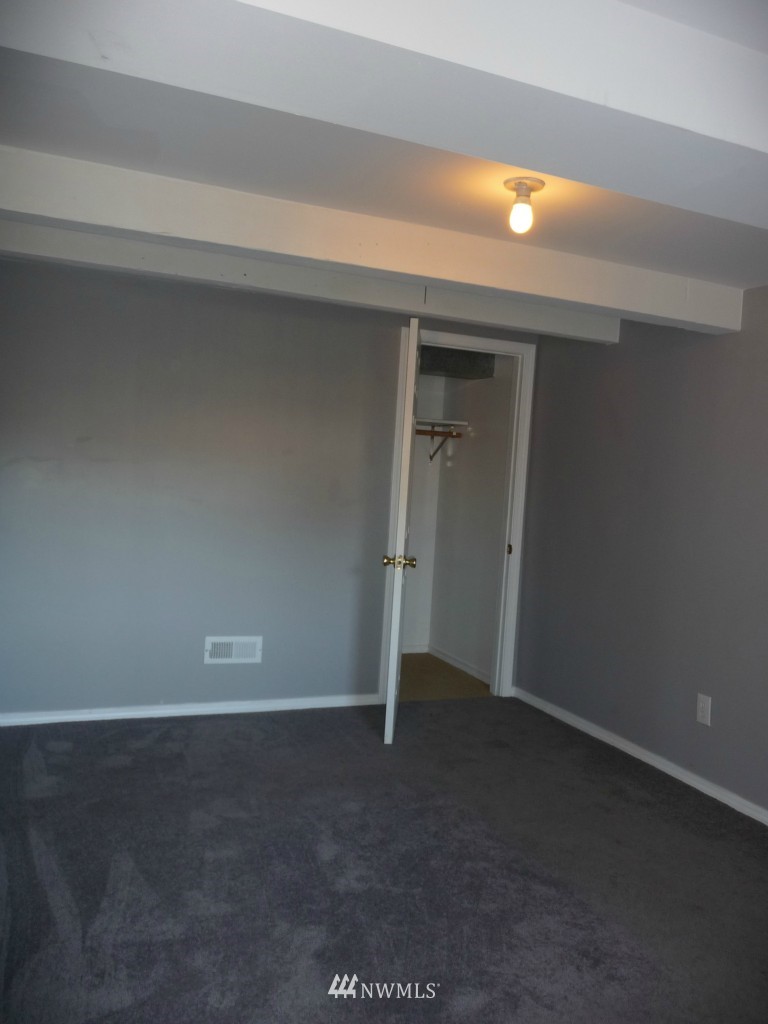 813 Southwest 3rd Place Renton, WA 98057 - Photo 11 of 12