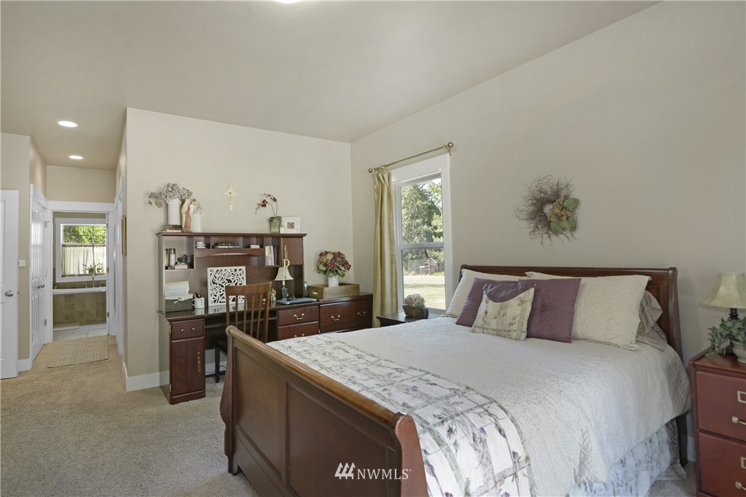 5824 Lemon Road Northeast Olympia, WA 98506 - Photo 13 of 40 Gallery Image 13
