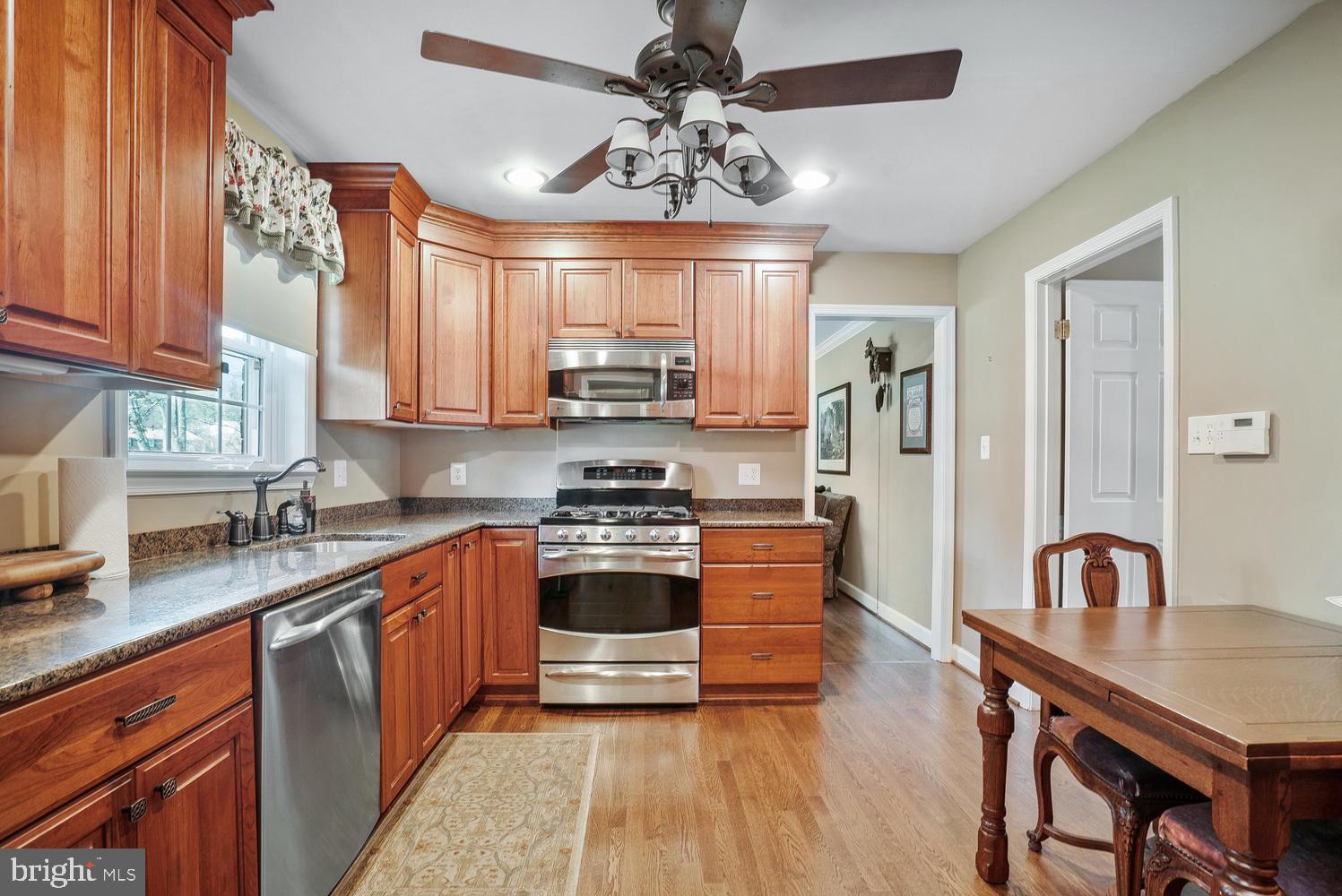 3716 Falling Green Road Olney, MD 20832 - Photo 5 of 25 Kitchen