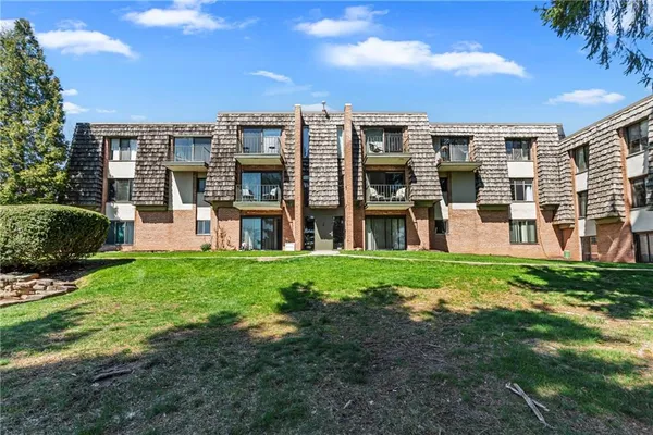$115,000 | 223 Forest Green Drive, Coraopolis, PA 15108