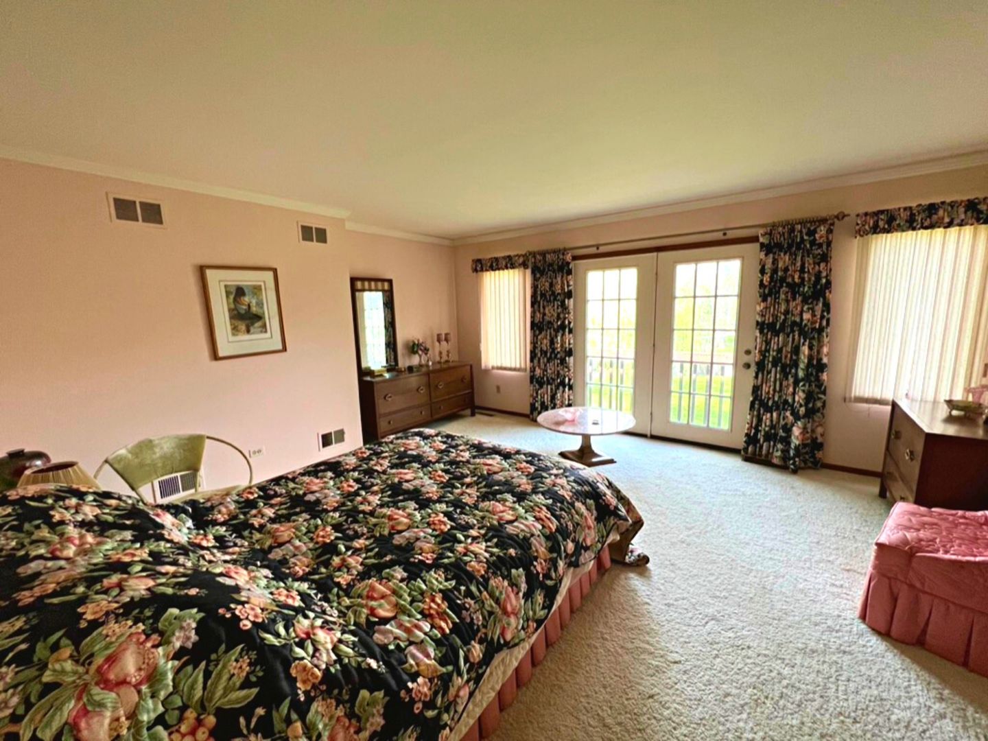 910 North Prospect Avenue Park Ridge, IL 60068 - Photo 13 of 18 a bedroom with a bed and a couch