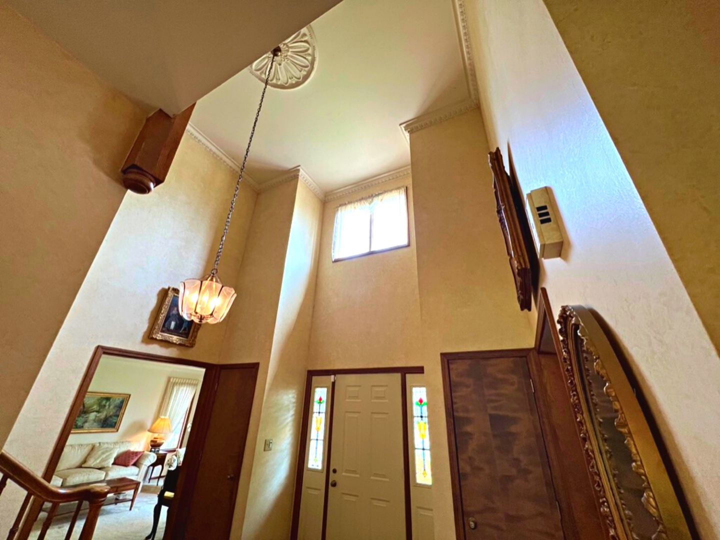 910 North Prospect Avenue Park Ridge, IL 60068 - Photo 2 of 18 a view of stairs