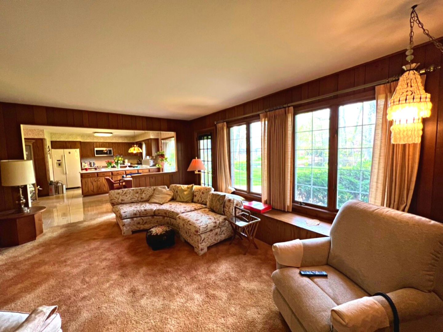 910 North Prospect Avenue Park Ridge, IL 60068 - Photo 7 of 18 a bedroom with furniture and large windows