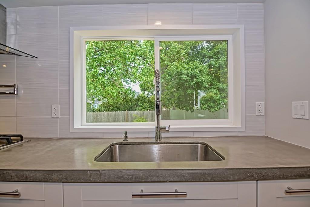 4 Wompatuck Road Walpole, MA 02081 - Photo 9 of 28 Gallery Image 9